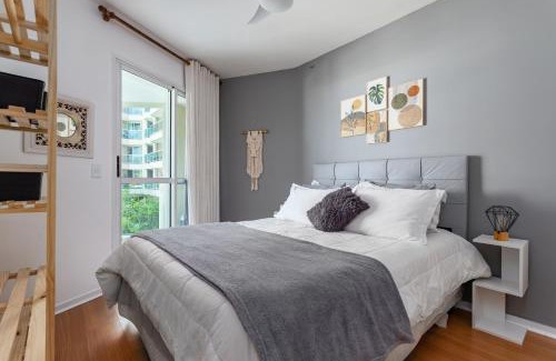 Recreio dos Bandeirantes Apartment | Relaxing Vista Mar: Pet-Friendly Resort with Ocean Views