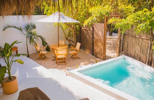 Tierra Bomba Island Resort | Vista Mare Beach House: Pet Friendly Oasis with Ocean Views