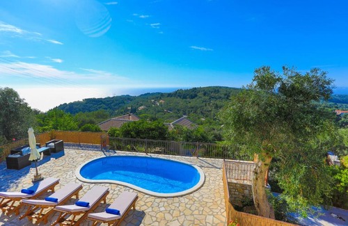 Paxos Villa | Oceanfront Bliss at Vista Mare Isavros - 4-Star Retreat