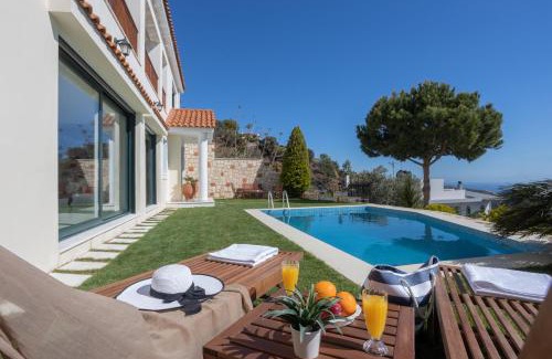 Rodhia Villa | Oceanfront Vista Mare Villa by Estia - Rated 9.3/10