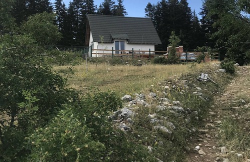 Zabljak House | Experience Vista Pitomine: Family-Friendly Mountain Retreat