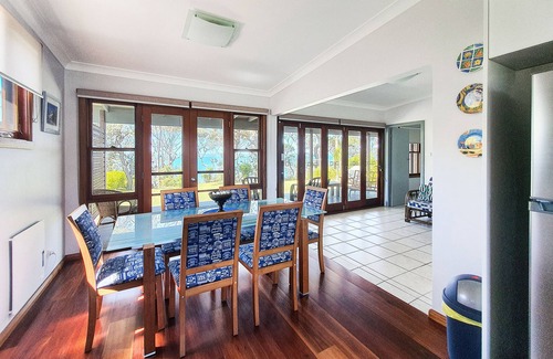 Sanctuary Point House | Discover Vista Point: Your Waterfront Getaway Awaits