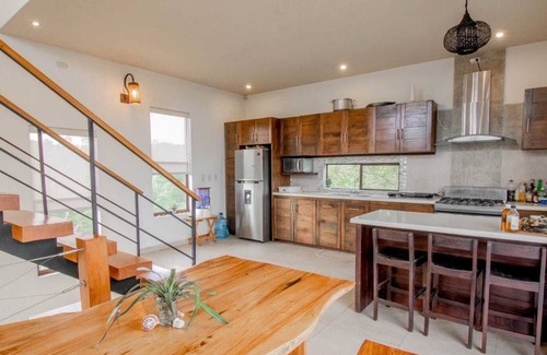 Popoyo House | Oceanview Vista Popoyo Lodge: Family-Friendly Getaway