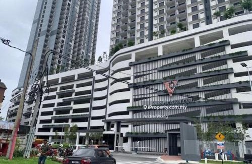 Kampung Puah Seberang Apartment | Relax at Vista Residences Sentul with Pool Access