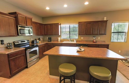 Stetson Hills State House | Relax at Vista Retreat: Mountain Views & Premier Amenities