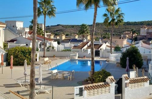 Rojales Apartment | Vista Soleada: Oceanfront Retreat with Pool & Family Fun