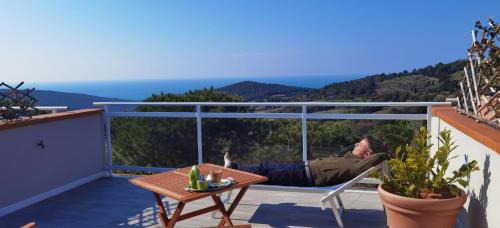 Nibbiaia House | Idyllic Views of the Tuscan Archipelago Islands Await