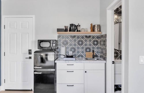 Vista Apartment | Central Suite#06: Pet-Friendly Room with Workspace & Comfort