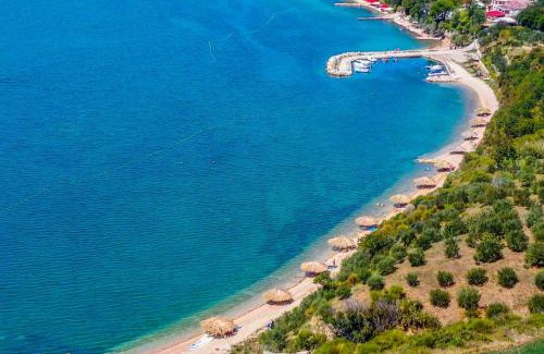 Rtina Apartment | Oceanfront Vista Villas - Family-Friendly Getaway with a View