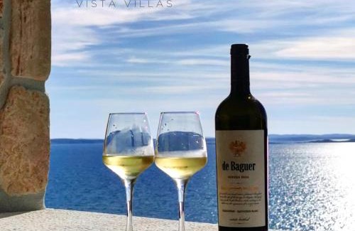 Rtina Apartment | Oceanfront Vista Villas - Family-Friendly Getaway with a View