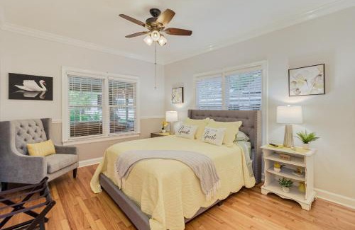 East Lake Morton House | Pet-Friendly 3BR Lake Morton Bungalow Near Downtown