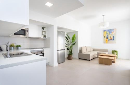 Santa Cruz de Tenerife Apartment | Vistamar Beach: 4-Star Haven with Private Oceanfront Access