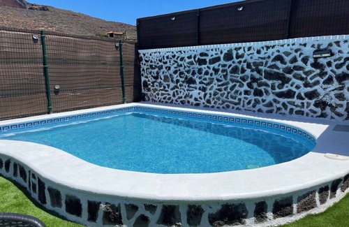 La Caleta Apartment | Relax at Vistamar La Caleta 2 with Spa & Family-Friendly Fun