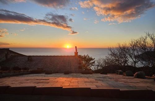 Vernazza Apartment | Oceanfront Escape: VistaMare & Relax Cinque Terre