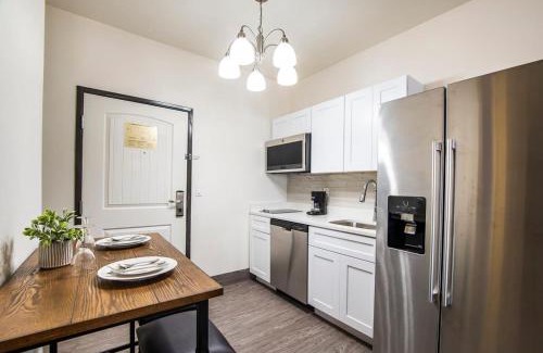 Sierra Vista House | Modern Retreat at Vistas 116: Pet & Child Friendly Stay