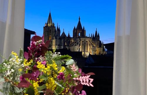 Leon Apartment | Experience El Mirador de San Guillermo with Cathedral Views