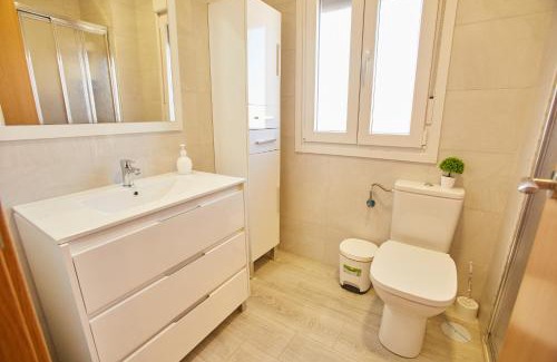 Islantilla Apartment | Family-Friendly VistAzul 401: Rated 9.4/10 for Comfort
