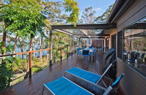 Smiths Lake House | Experience Viste dell Aqua: Spa, Kayaks & Oceanfront Bliss