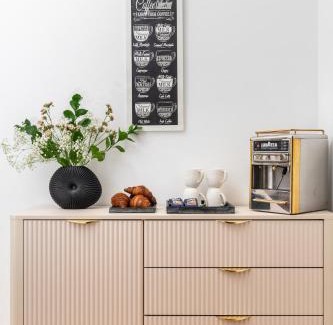 Krakow Apartment | Vistula Suite l A Lovely Place to Be