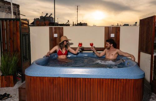 Thissio Apartment | Experience Visum Acropol: Private Terrace & Jacuzzi Escape