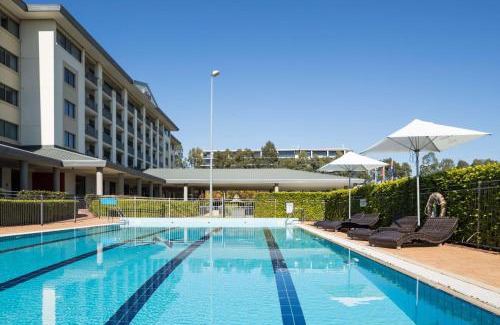 Norwest Hotel | Elegant Rydges Norwest Sydney: Pool, Breakfast & Accessibility