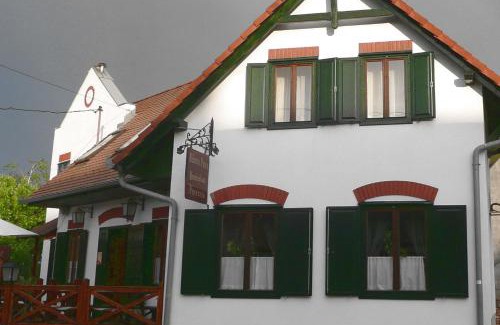 Villany House | Pet-Friendly Comfort at Vitényi Pince Vendégház - 9.5 Rating