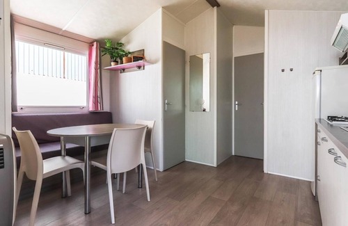Charneca de Caparica e Sobreda Cottage | Discover Vita Portucale: Cozy Country House with Garden