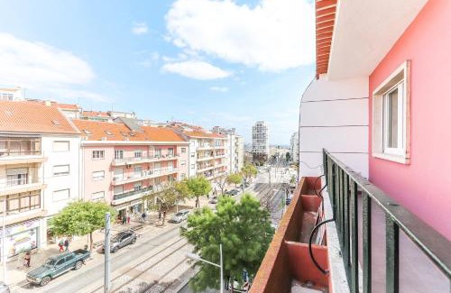 Cacilhas Apartment | Scenic Escape at Vita Portucale: Almada Balcony Awaits
