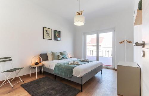 Cacilhas Apartment | Scenic Escape at Vita Portucale: Almada Balcony Awaits