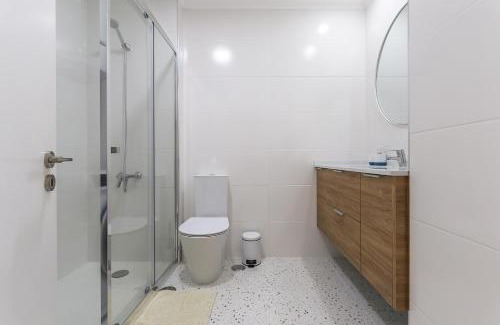 Cacilhas Apartment | River View Hotel Vita Portucale: Family-Friendly Retreat