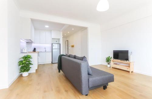Cacilhas Apartment | River View Hotel Vita Portucale: Family-Friendly Retreat