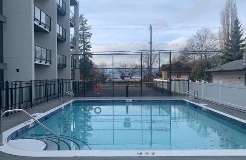 Vernon Apartment | Relaxing Vita Resort on Lake Okanagan with Ocean Views