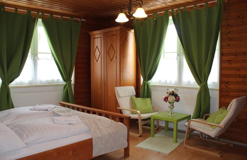 Rastenfeld Hotel | Discover Vita Ristorante Gasthof: Family-Friendly Stay