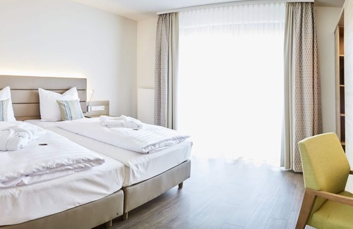 Bad Windsheim Hotel | Relax at Vital Hotel an der Therme with Spa & Pool Access