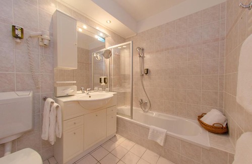 Hinterstoder Hotel | Vital Hotel Stoderhof: Guest Rated 9/10 with Unique Amenities