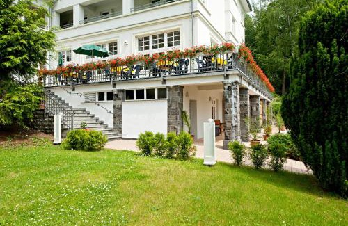 Bad Elster Hotel | Relaxing Vitalhotel Weisse Elster with Spa & Pool Amenities
