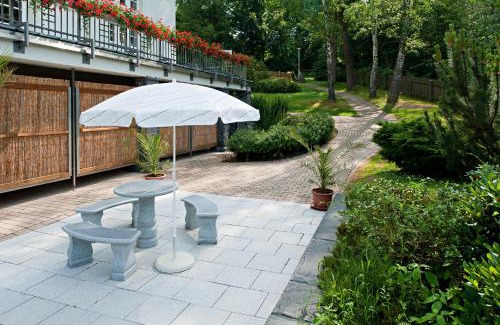Bad Elster Hotel | Relaxing Vitalhotel Weisse Elster with Spa & Pool Amenities