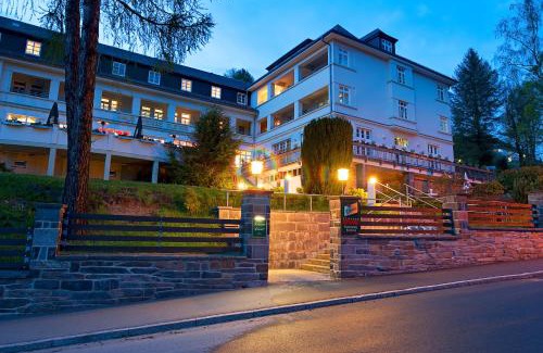 Bad Elster Hotel | Relaxing Vitalhotel Weisse Elster with Spa & Pool Amenities