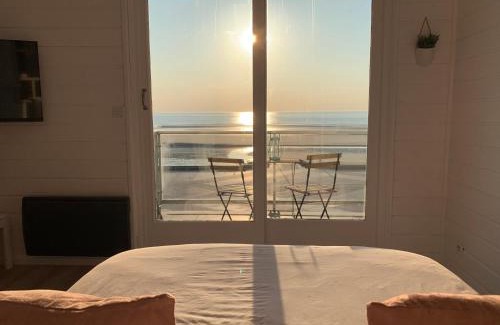Wimereux Apartment | Experience Vitamin SEA with Breathtaking Ocean Views