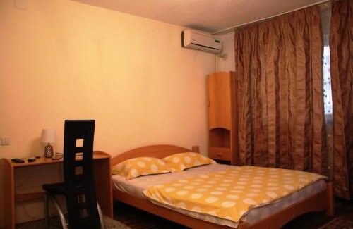 Sector 4 Apartment | Modern Oceanfront Apartment with Private Pool for 4 Guests