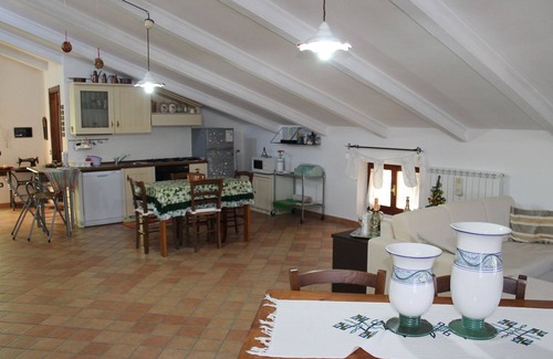 Frontone Apartment | Discover Viti Attic: Views of Frontone Castle Awaits