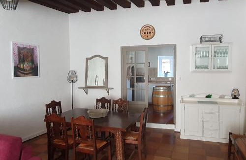 Deux Rivieres House | Vitis Vinifera