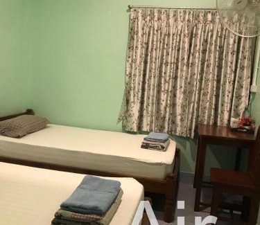 Mueang Kao House | Family-Friendly Stay at Vitoonguesthouse with Air Conditioning