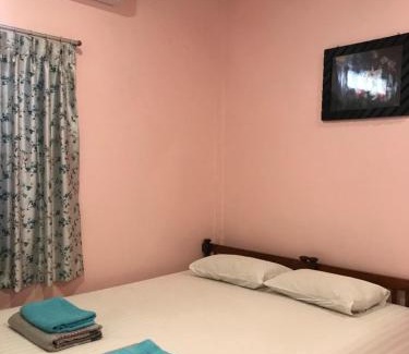 Mueang Kao House | Family-Friendly Stay at Vitoonguesthouse with Air Conditioning