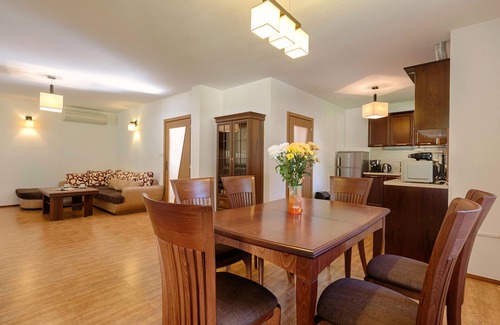 Ribaritsa House | Elegant Vitora Guest House with Breakfast & Kitchen Amenities