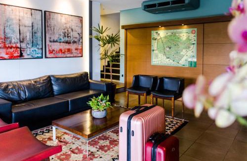Bauru Hotel | Stylish Vitoria Regia Hotel Bauru with Pool & Breakfast