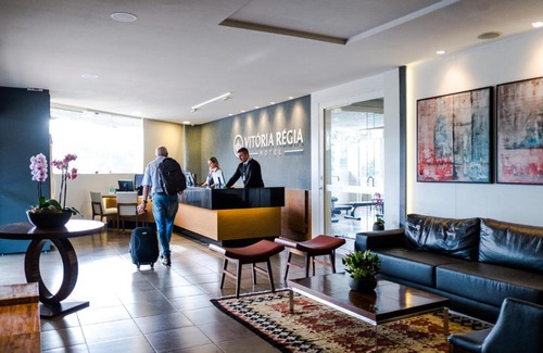 Bauru Hotel | Stylish Vitoria Regia Hotel Bauru with Pool & Breakfast