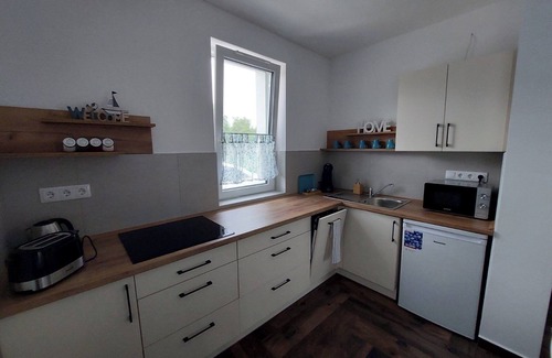Balatonszarszo House | Vitorlás Apartman 1: Guest Rated Perfect with Spa & Hot Tub