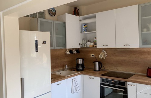 Sofia City Center Apartment | Elegant Vitoshka Apartment with Relaxing Spa Amenities