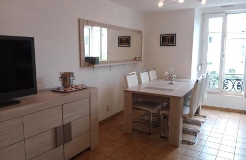 Vitre Apartment | Discover Vitré Centre Ville: Family-Friendly Apartment Awaits